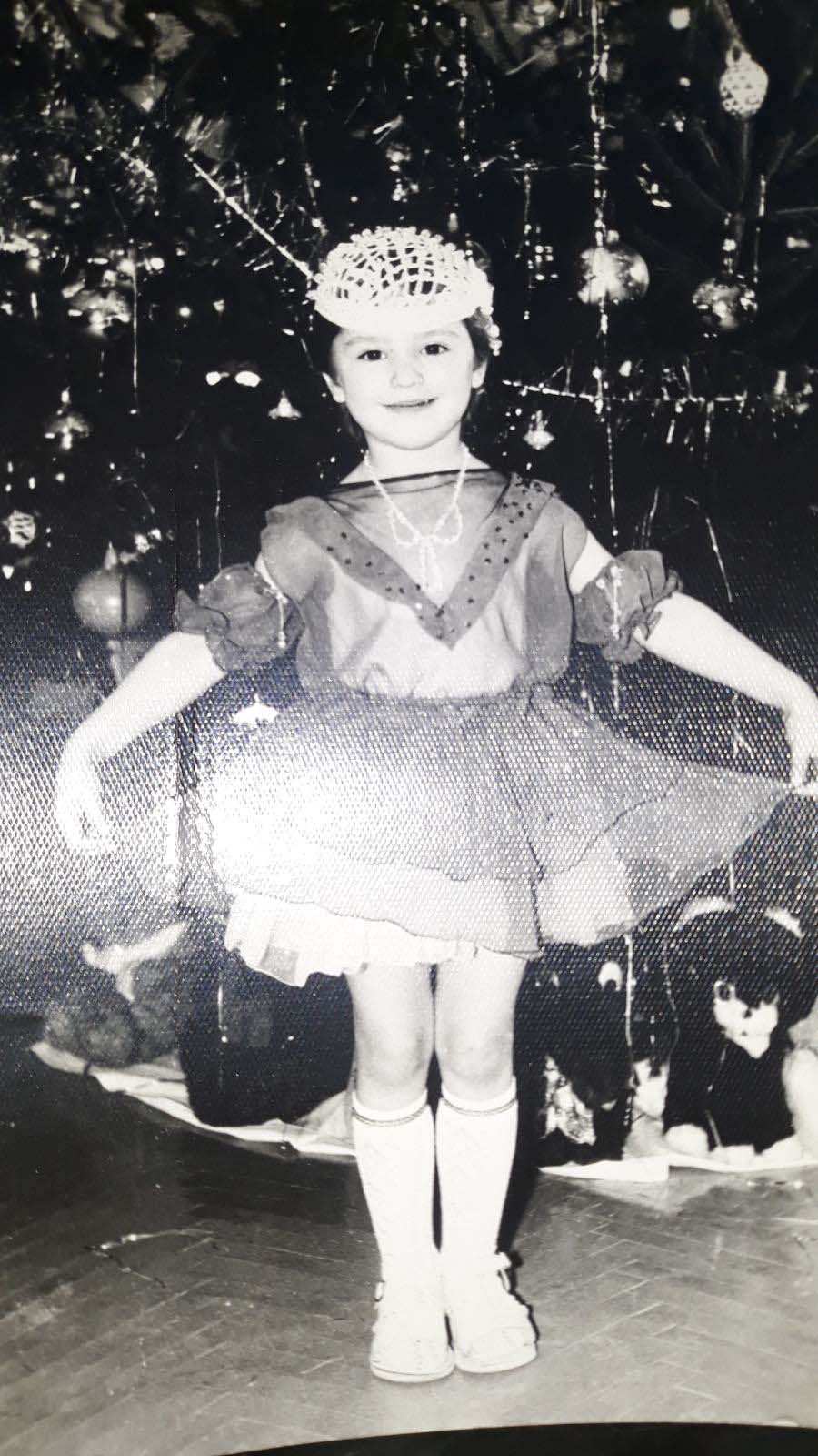 Понизили до Снежинки: Елена Кравец и актрисы "Женского Квартала" показали, кого играли в детстве (уникальные фото)